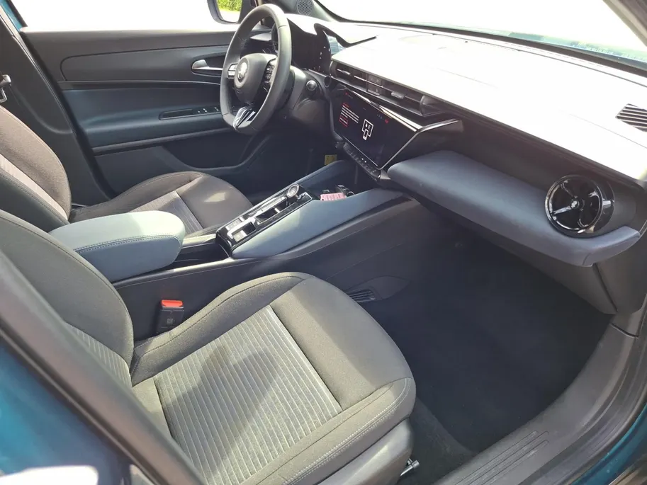 Alfa Romeo Junior 95% SOH | Carplay / Android auto | ACC | Climate control |