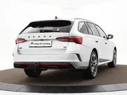Škoda Octavia Combi 1.4 TSI RS iV PHEV 245pk DSG Business · Camera · Inklap. Trekhaak · Head-Up Display · Elek. Stoelen + Geheugen & Massage · Stuur- & Stoelverwarming ·