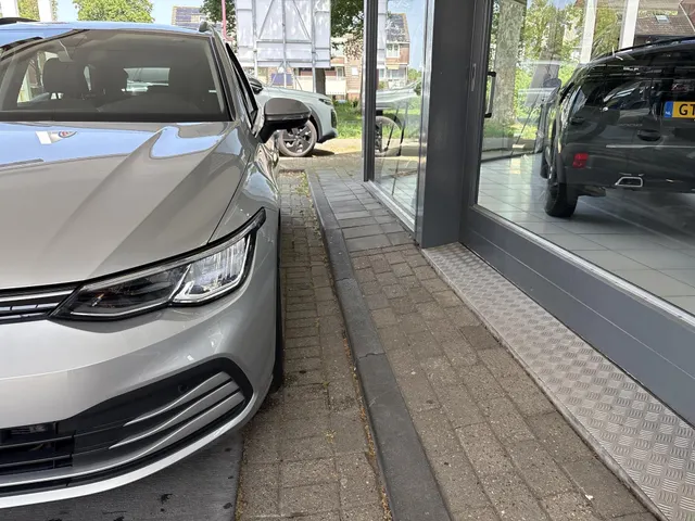 Volkswagen Golf Variant TSI 110pk Life Business