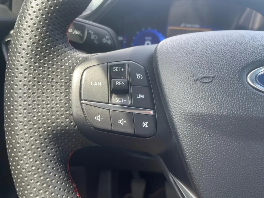 Ford Puma 1.0 EcoBoost Hybrid ST-Line | Trekhaak | Stuur stoel en voorruitverwarming | Navigatie | Lm velgen