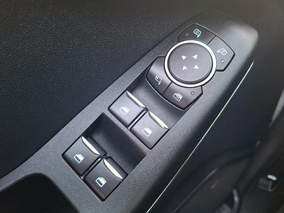 Ford Fiesta 1.0 EcoBoost Titanium | NL-Auto | 1e Eigenaar | Adaptieve Cruise Control | Camera | Dode hoek identificatie | Parkeersensoren voor en achter | Apple Carplay / Android Auto | Climate Control | Lichtmetalen velgen