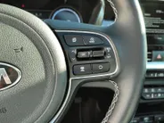 Kia e-Niro DynamicPlusLine 64 kWh | Warmtepomp! | Apple Carplay / Android Auto | Navigatiesyteem | Elektrisch Verstelbare Voorstoelen | Bestuurdersstoel + Geheugen | Stoelverwarming + Stoelkoeling | Stuurverwarming | Elektrisch Schuif / Kanteldak | Licht + Regensens