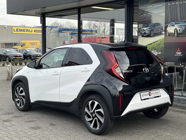Toyota Aygo X 1.0 VVT-i S-CVT Pulse Bi-Tone