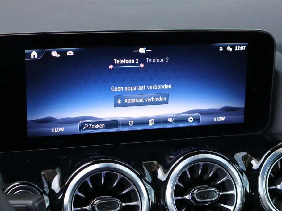 Mercedes-Benz B-Klasse 180 AMG Line l Keyless l Achteruitrij camera l Stoelverwarming l Memory