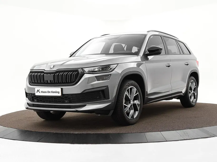Škoda Kodiaq 1.5 TSI 150pk DSG Sportline Business 7p. · Camera · Wegklapbare Trekhaak · 7 Persoons · Apple/Android Car Play · 19'' Inch · Garantie t/m 27-05-2028 of 100.000km