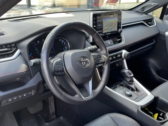 Toyota RAV4 2.5 Plug-in Style Bi-Tone | 360 Camera | Trekhaak 1500KG trekgewicht