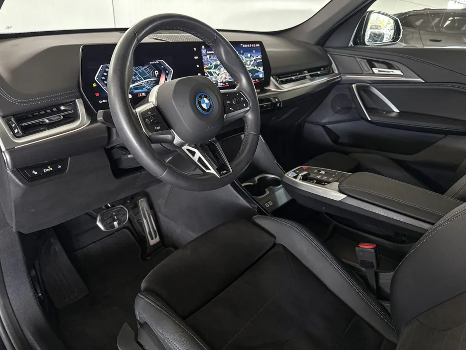 BMW iX1 xDrive30 Launch Edition 67 kWh