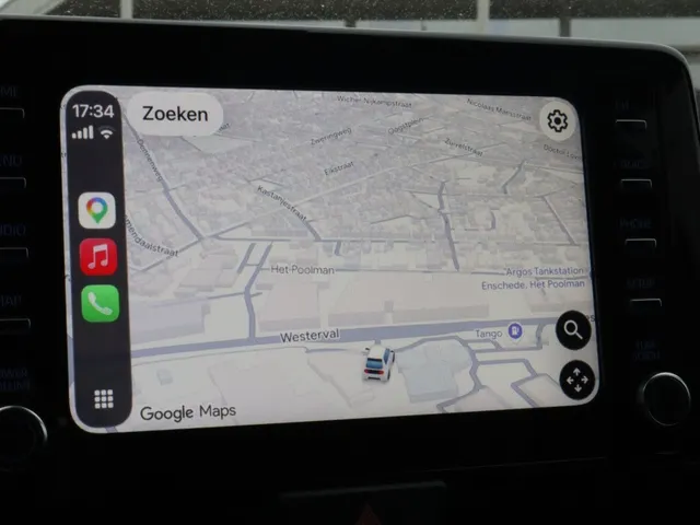 Toyota Yaris Cross 1.5 Hybrid Dynamic Trekhaak | Stoel en stuurverwarming | Parkeersensoren