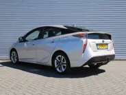 Toyota Prius 1.8 Executive | Trekhaak | Stoelverwarming | Camera | Leer | Dodehoek detectie | JBL audio | HUD | 17” LM | Navi | LED | Cruise adapt. | Incl. winterset |