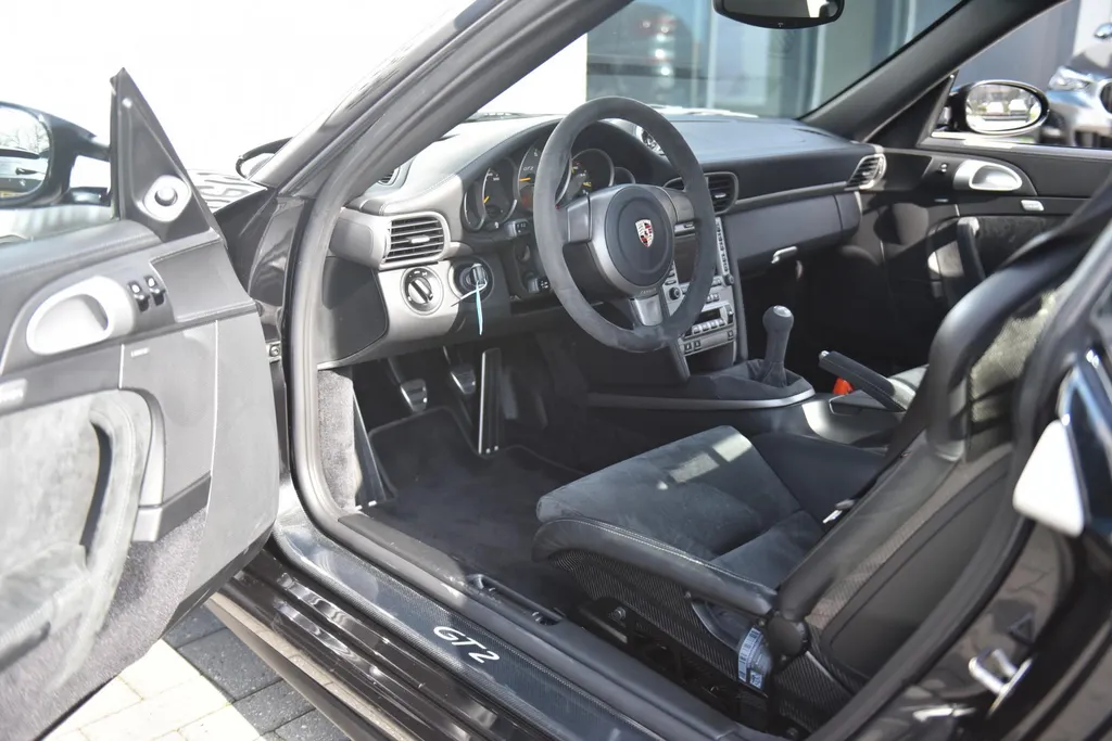 Porsche 911 3.6 GT2