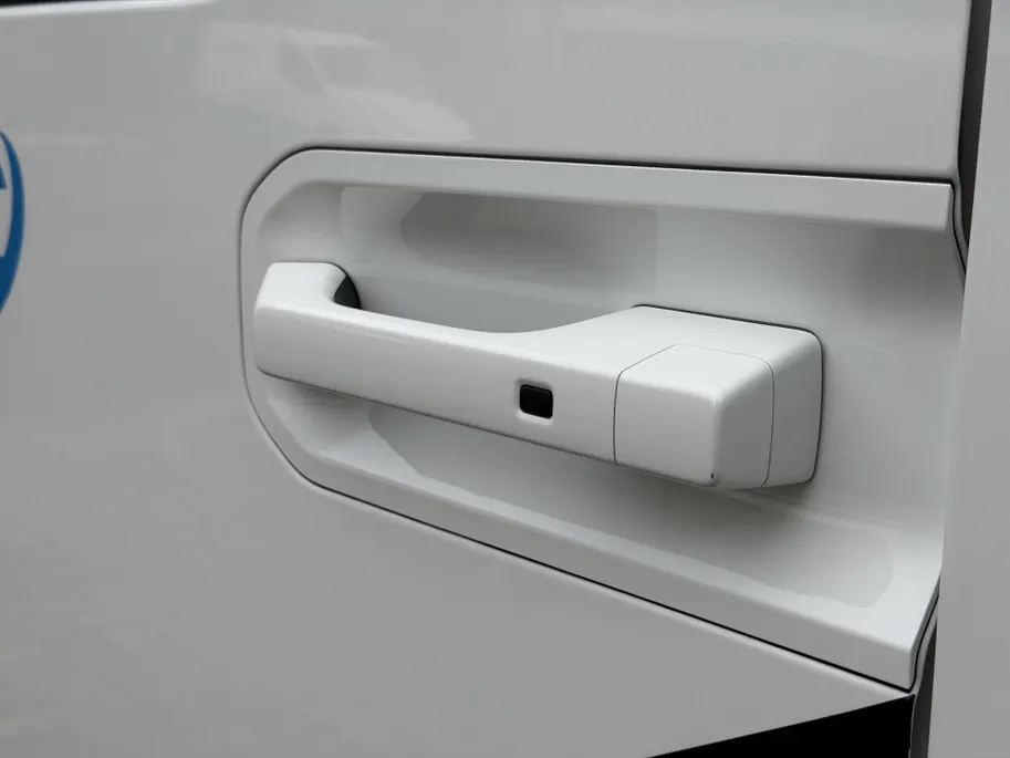 Kia PV5 L2H1 Plus 51.5 kWh | incl. berkentriplex laadvloer | All-season banden | 297 km WLTP-actieradius | Snelladen van 10% tot 80% in 30 minuten | Stoel- en stuurverwarming | Achteruitrijcamera | Draadloos Apple/Android Carplay | Parkeersensoren voor- en achter