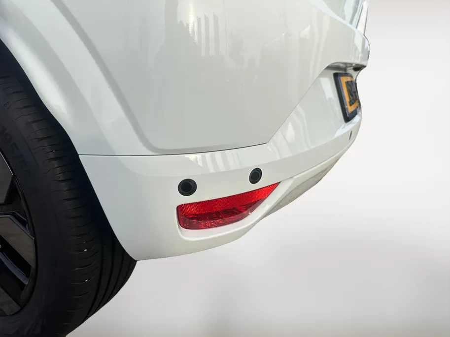 Dacia Sandero 90PK TCe Journey | Camera | Dode Hoek Detectie | Climate Control | Parkeersensoren | Apple CarPlay/Android Auto | Cruise Control | Full LED | 12 Maanden BOVAG Garantie
