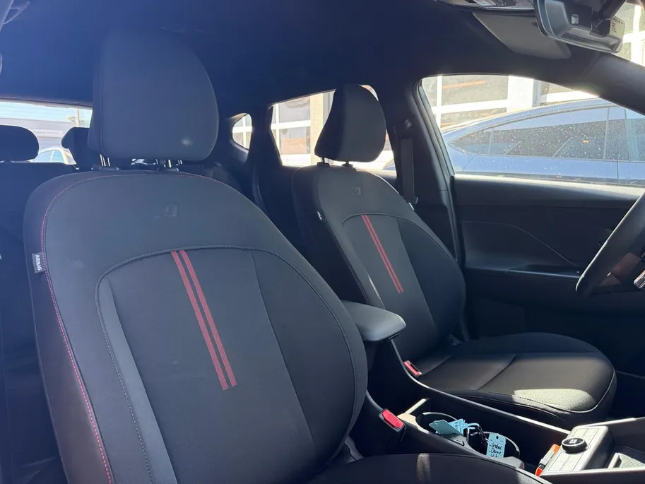 Hyundai Kona Electric N Line Business 64.8 kWh | Demo | Stoelverwarming | Navigatie | Apple CarPlay & Android Auto | 510 km rijbereik |