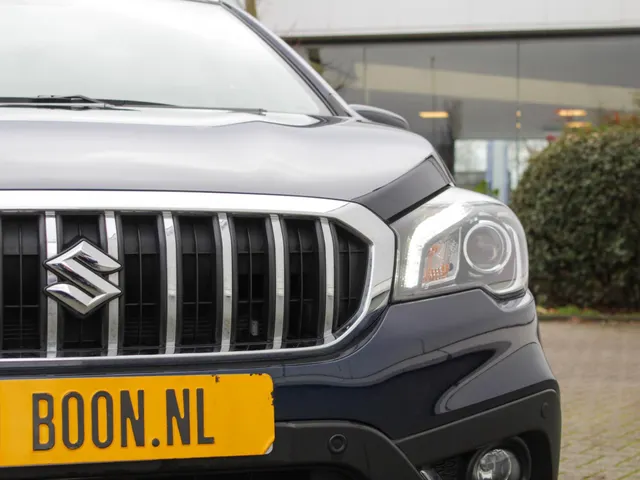 Suzuki S-Cross 1.4 Boosterjet Style Smart Hybrid | Navi | Cruise | Schuifdak | Camera | Lm-Velgen | Trekhaak