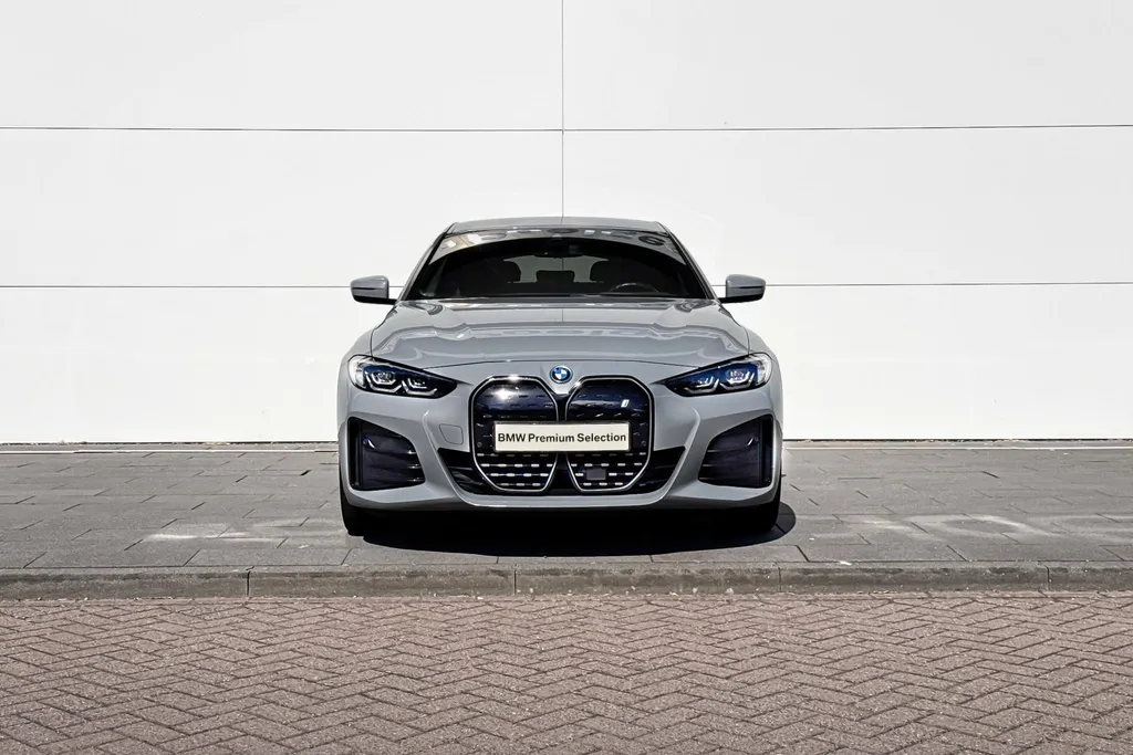 BMW i4 eDrive35 70 kWh