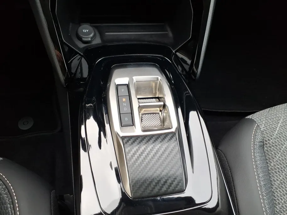 Peugeot e-208 EV Allure Avantage 51 kWh Automaat | Navigatie | Airco | 1 jaar Garantie
