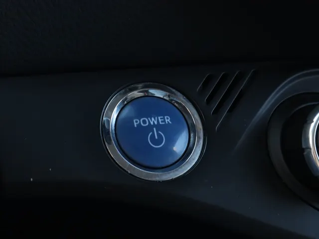 Toyota Yaris 1.5 Hybrid Y20 Exclusive Bi-tone Cruise | Camera |Navi