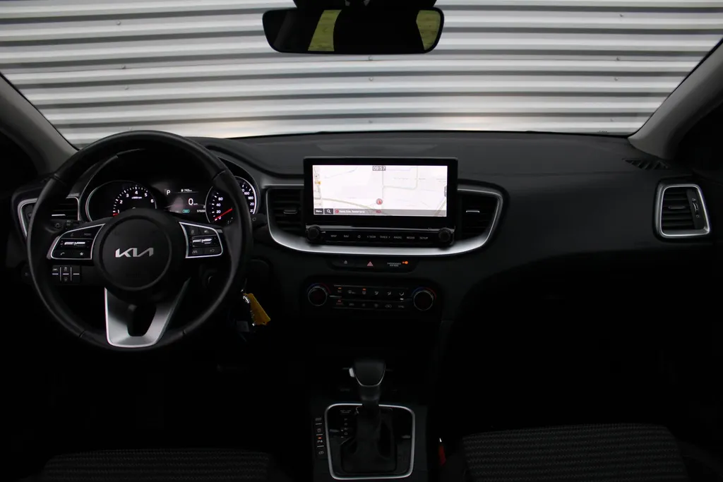 Kia Ceed Sportswagon 1.5 T-GDi MHEV DynamicLine | Navi | Camera | Clima | Cruise | 17' GT-Line velgen | LED | Apple Carplay | Android Auto |