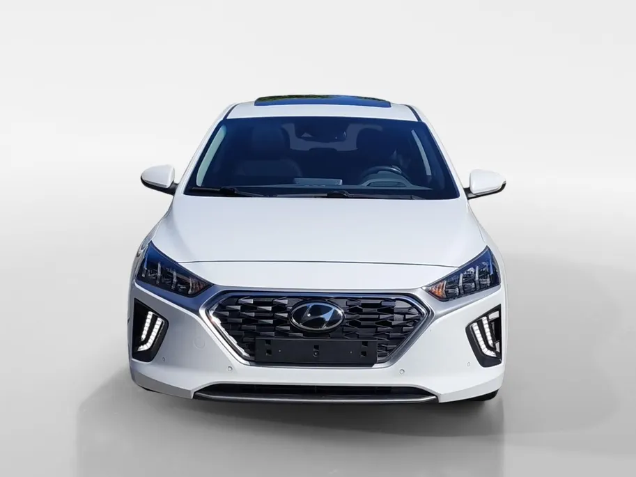 Hyundai IONIQ 1.6 GDi PHEV Premium | schuif/kanteldak | Zeer zuinig | Vol opties | NU Rijklaarprijs! Incl.12 Maanden, APK, Onderhoudsbeurt etc! Premiumpakket gratis!