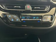 Toyota C-HR 1.8 Hybrid Dynamic Automaat | Navigatie | 18'' L.M. Velgen | Parkeercamera