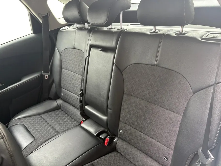 Kia Niro 1.6 GDi Hybrid DynamicLine | Navigatie | Apple Carplay / Android Auto | Climate Control | Achterruitrij Camera | Lichtmetalen Velgen |