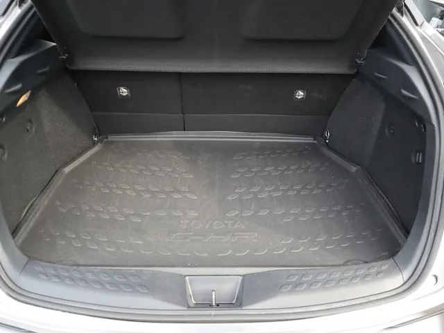 Toyota C-HR 2.0 Hybrid First Edition Trekhaak | Blindspot | Stuur en stoelverwarming