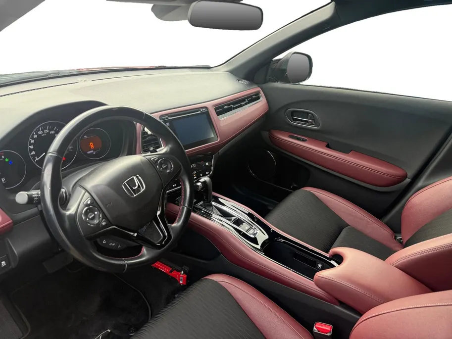 Honda HR-V 1.5 i-VTEC Elegance | Automaat | Trekhaak | Achteruitrijcamera | Stoelverwarming | Led koplampen | Dealer onderhouden |