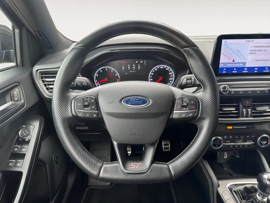 Ford Focus 2.3 EcoBoost ST-3 | 280 PK | Launch control | Recaro stoelen | 19' inch lichtmetalen velgen | Apple carplay & Android auto | Parkeersensor voor en achter | Achteruitrijcamera | Bang & Olufsen audio | Winter pack | Cruise control | Bovag garantie |