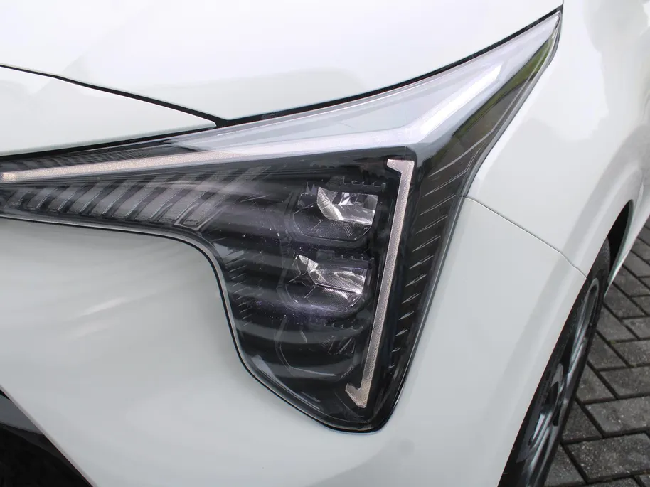 Kia Picanto 1.0 DPI AMT ExecutiveLine | Stuur-/stoelverwarming | Camera | Draadloze telefoonlader | LED | 15' LM | Clima | Cruise | Navi | Automaat |