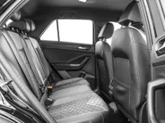 Volkswagen T-Roc 1.5 TSI 150pk DSG R-Line Business · Camera · Apple/Android Car Play · Stoelverwarming · Parkeerassistent · ACC · Draadloze Telefoonlader · Garantie t/m 12-04-2027 of 100.000