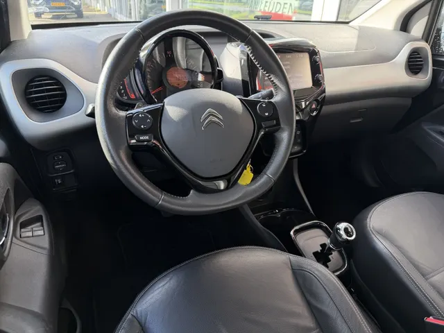 Citroën C1 1.0 VTi Automaat 5D SHINE | Leder | Camera | ECC | PDC | All-Season