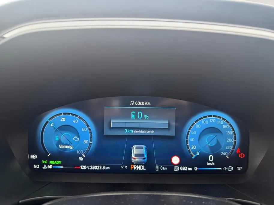 Ford Kuga 2.5 PHEV ST-Line | NL auto | Automaat | Pano dak | Elektr. trekhaak | Winter pack | Adapt. Cruise control | BLIS | 360 graden camera | Draadloos opladen mobiel | Fabrieksgarantie tot 01-2028 |