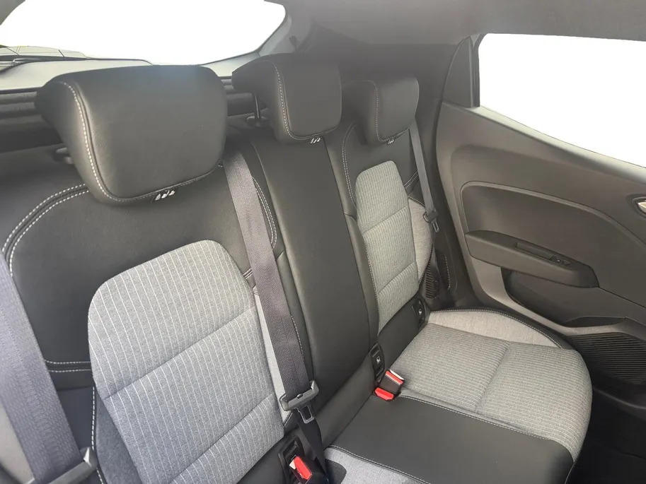 Renault Clio 145PK E-Tech Full Hybrid Techno Automaat | 9,3' Navi | Climate Control | Camera | Parkeersensoren | Apple CarPlay/Android Auto | Digital Cockpit | Cruise Control | Full LED | Lichtmetalen Velgen |