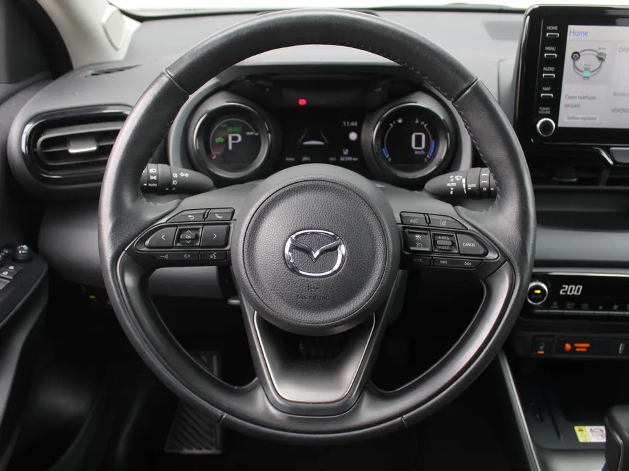 Mazda 2 Hybrid 1.5 Select | 16" LM | Stoel- & stuurverwarming | HUD | Camera | Dodehoek sensor | Clima | Apple Carplay/Android Auto |