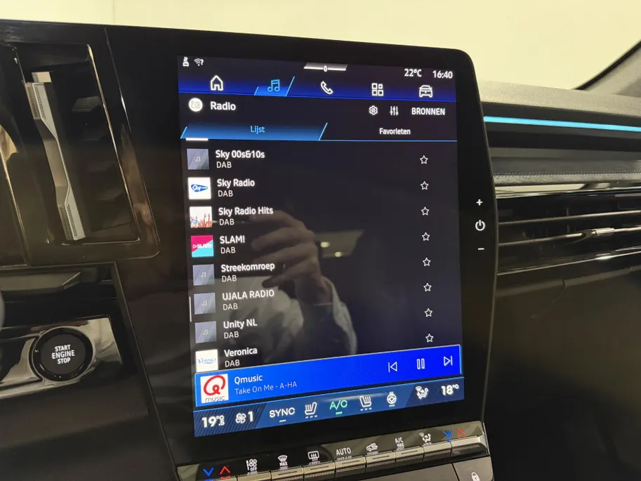 Renault Austral 200PK E-Tech Full Hybrid Esprit Alpine Automaat | 360 Camera | Elektrische Voorstoelen | Climate Control | Stoelverwarming | Digital Cockpit | Apple CarPlay/Android Auto | Lichtmetalen Velgen | Full LED |