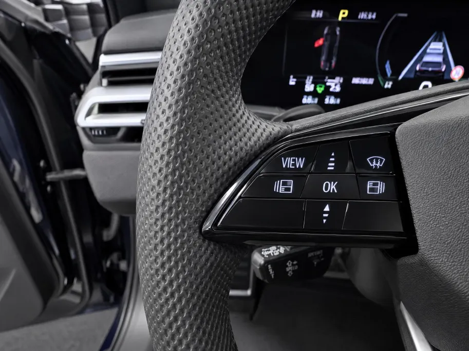 Audi A5 Avant 2.0 367pk e-hybrid Quattro S edition Competition · Panoramadak · Wegklapbare Trekhaak · 360 Camera