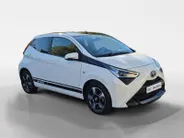 Toyota Aygo 1.0 VVT-i x-play | Airco | Bluetooth | Camera | 5 deurs | Zwart dak |