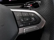 Volkswagen Tiguan 1.5eHybrid 150kW/204PK R-Line Black Style · Leder · Trekhaak · Panoramadak · 360°Camera · Garantie t/m 28-10-2030 of 100000km.