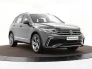 Volkswagen Tiguan 1.4 TSI 245pk DSG eHybrid R-Line Business · Apple/Android Car Play · Wegklapbare Trekhaak · Alarm · Dodehoek Detectie · Stoel-& Stuurverwarming · 19'' Inch ·