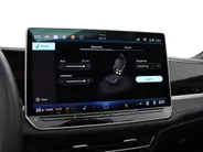 Volkswagen Passat Variant 1.5 eTSI 272pk DSG R-Line Edition · Panoramadak · Camera · Inklap. Trekhaak · Harman Kardon Sound · Head-Up Display · Massagefunctie · Garantie t/m 13-03-2030 of 100.000km