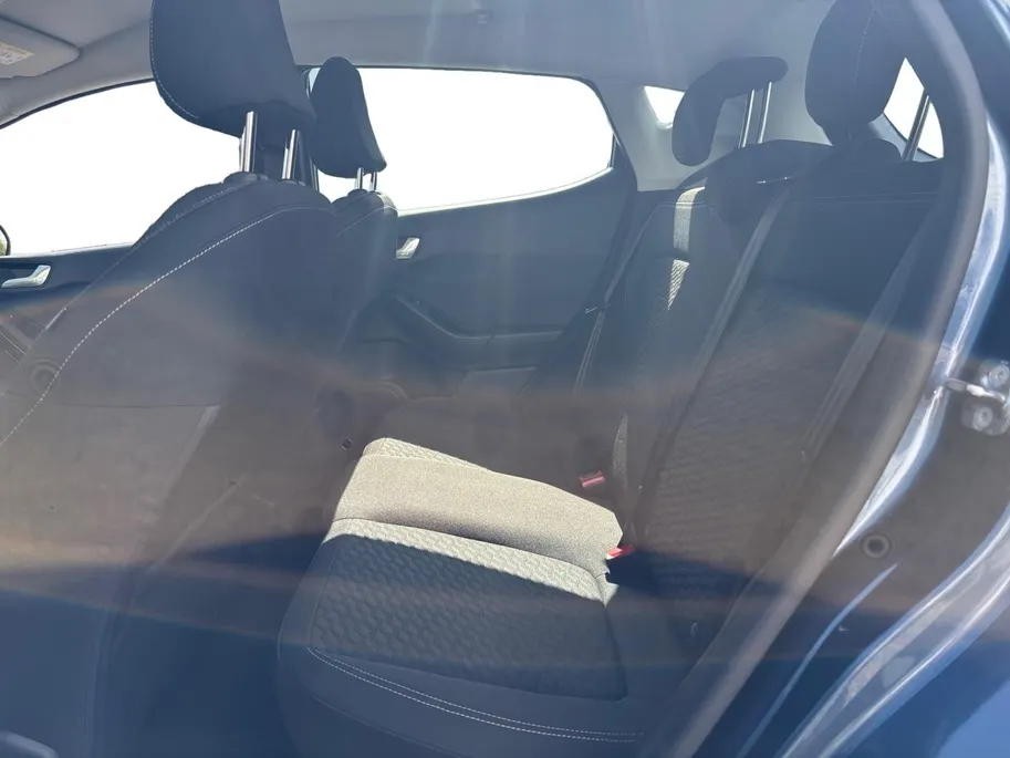 Ford Fiesta 1.0 EcoBoost Hybrid Titanium | Stoel/stuur en voorruitverwarming | Cruise control | Parkeersensoren |