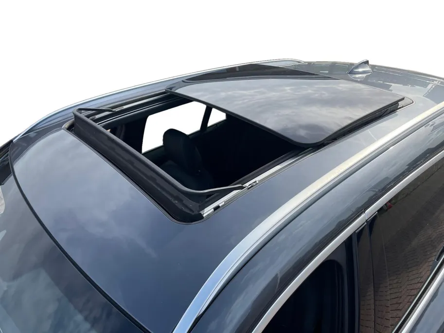 BMW X1 sDrive20i High Executive *Automaat*Navi*Camera*Schuif/kanteldak*Climate Control*Stoelverwarming*Lederen bekleding*LM. Velgen*Zeer nette auto!