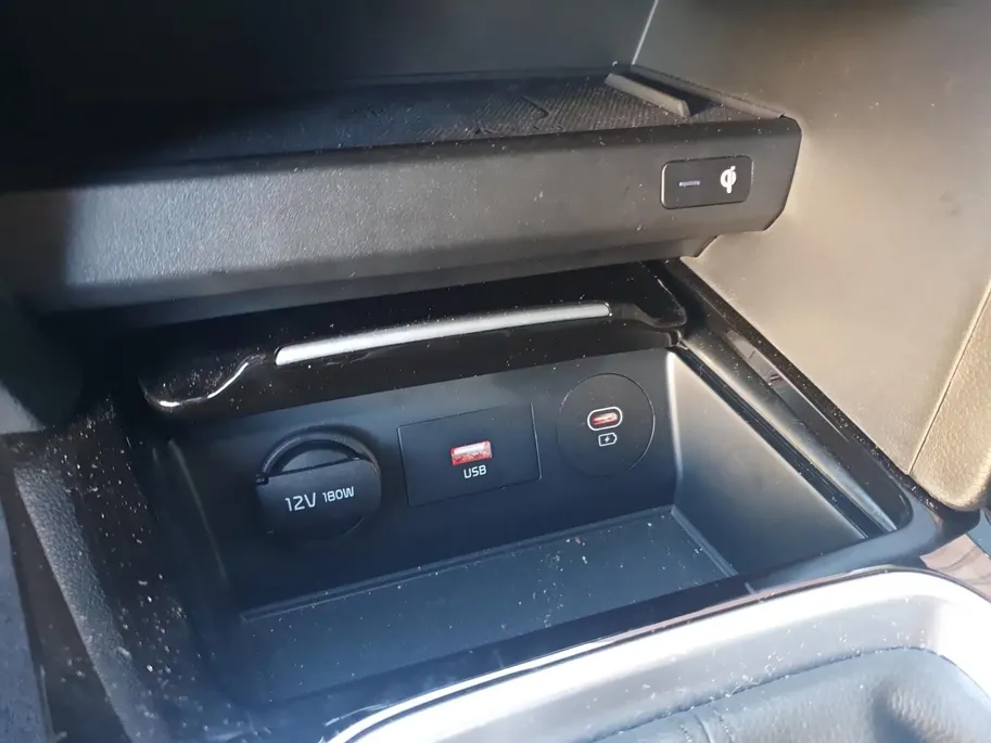 Kia Ceed Sportswagon 1.0T DynamicPlusLine DEMO | Direct beschikbaar | Stoel en stuurverwarming | Dodehoekdetectie | Getinte ramen achter | Elektrische achterklep | Keyless met startknop | Parkeersensoren voor en achter |