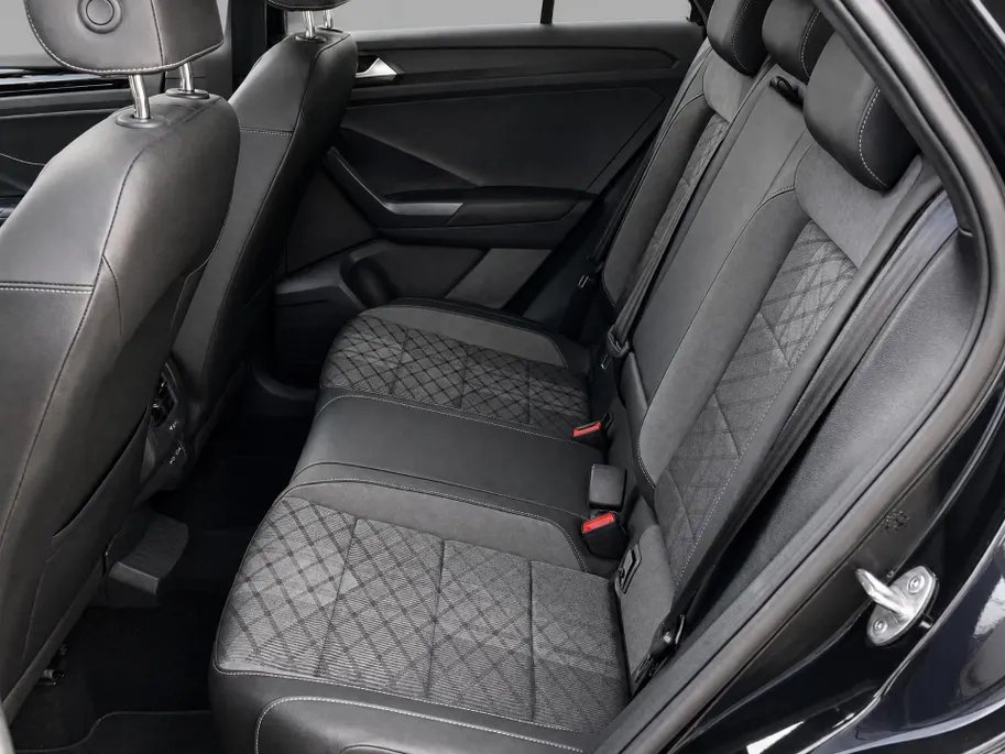 Volkswagen T-Roc 1.5TSI/150PK R-Line Black Style DSG · Panoramadak · Apple/Android Car Play· Camera + Parkeersensoren · Stoelverwarming · 19'' Velgen ·  Garantie t/m 07-07-2027