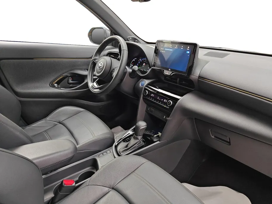 Toyota Yaris Cross 1.5 Hybrid Launch Edition | Slechts 12.000 km! | JBL Audio | Head-Up Display | Adaptieve Cruise Control | Camera | Keyless Entry | Stoel- & Stuurverwarming