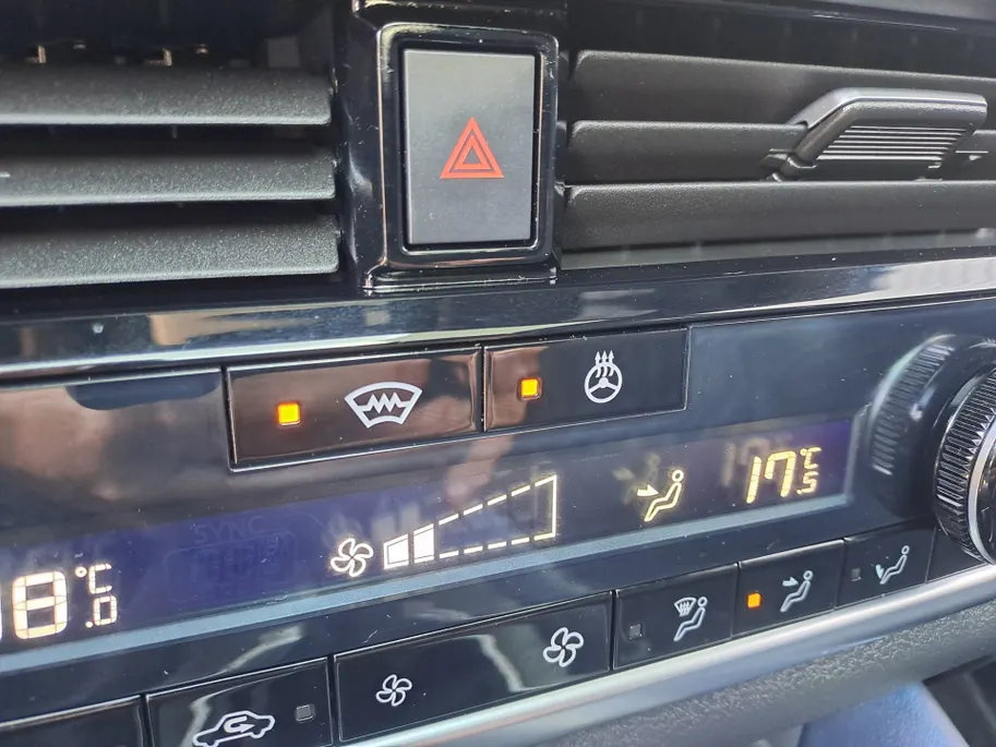 Nissan QASHQAI 1.3 MHEV Tekna Plus | Leer | Voorstoelen verwarmd | 360 Camera | Navigatie | 20'' LM | Stoel Massage | Luxe Lederen Bekleding | Dode Hoek Detectie | Apple Carplay/Android Auto