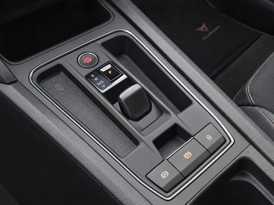 CUPRA Formentor 1.4 e-Hybrid VZ 245pk DSG Performance · Panoramadak · Inklap. Trekhaak · Camera · Keyless · Dodehoeksensor · Stuur- & Stoelverwarming ·