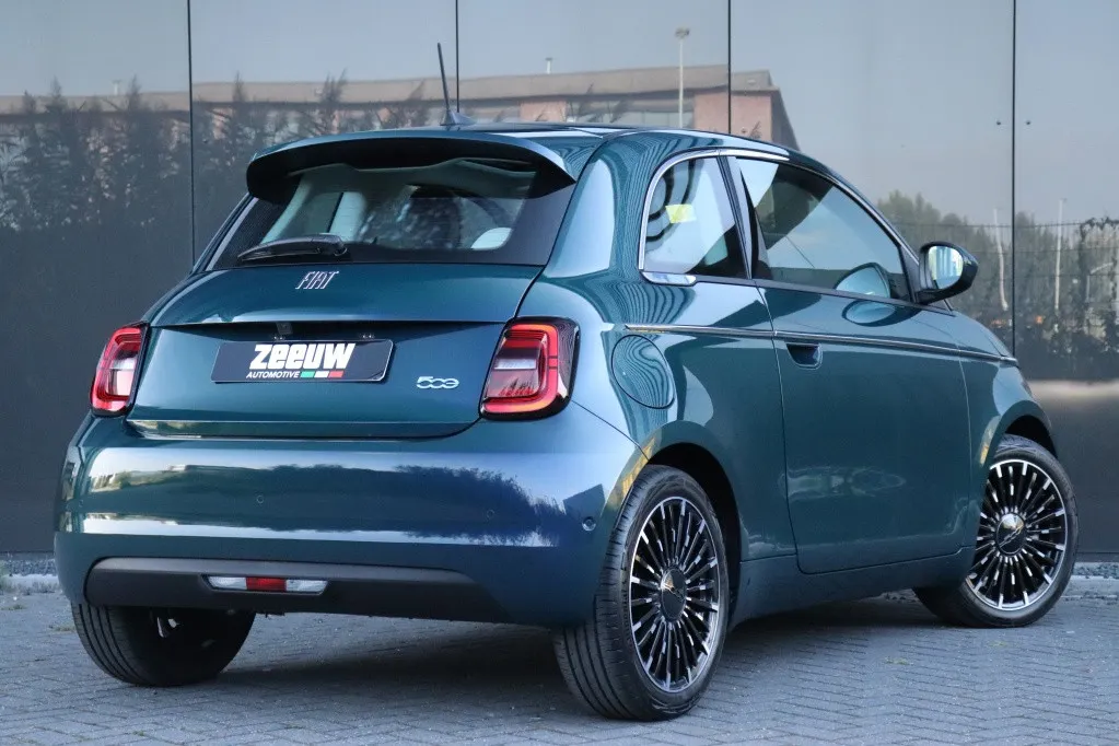 Fiat 500e La Prima by Bocelli 42 kWh | JBL | Winter | Camera | 17′