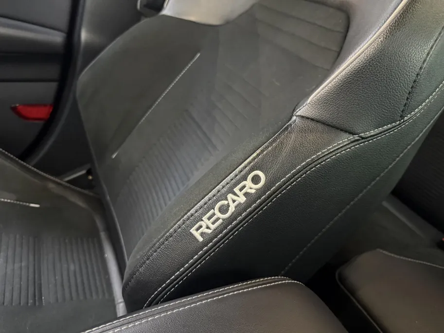 Ford Puma 1.5 EcoBoost ST-X 200 pk Performance Pack - Recaro sportstoelen - Navigatie - B&O Premium Audio - Winter Pack - Fantastic Red