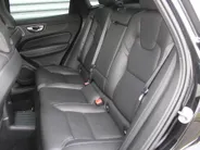 Volvo XC60 2.0 T8 Plug-in hybrid AWD Ultimate Black Edition | Trekhaak elektr. | Luchtvering | Schuifdak | Leer | Geheugenstoelen | B&W audio | Stoelventilatie | Winterset | Zeer nette auto |